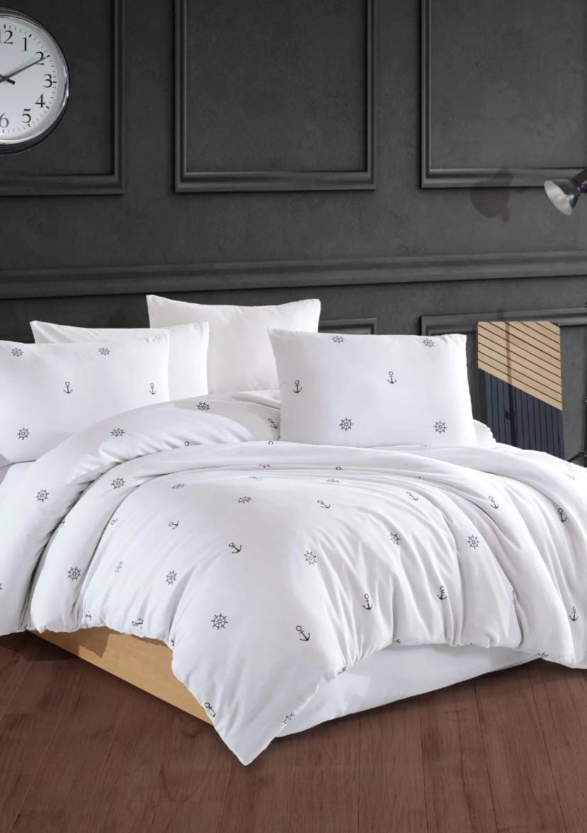 White Nautical Anchor and Ship Wheel Pattern 4 Piece Bedding Set